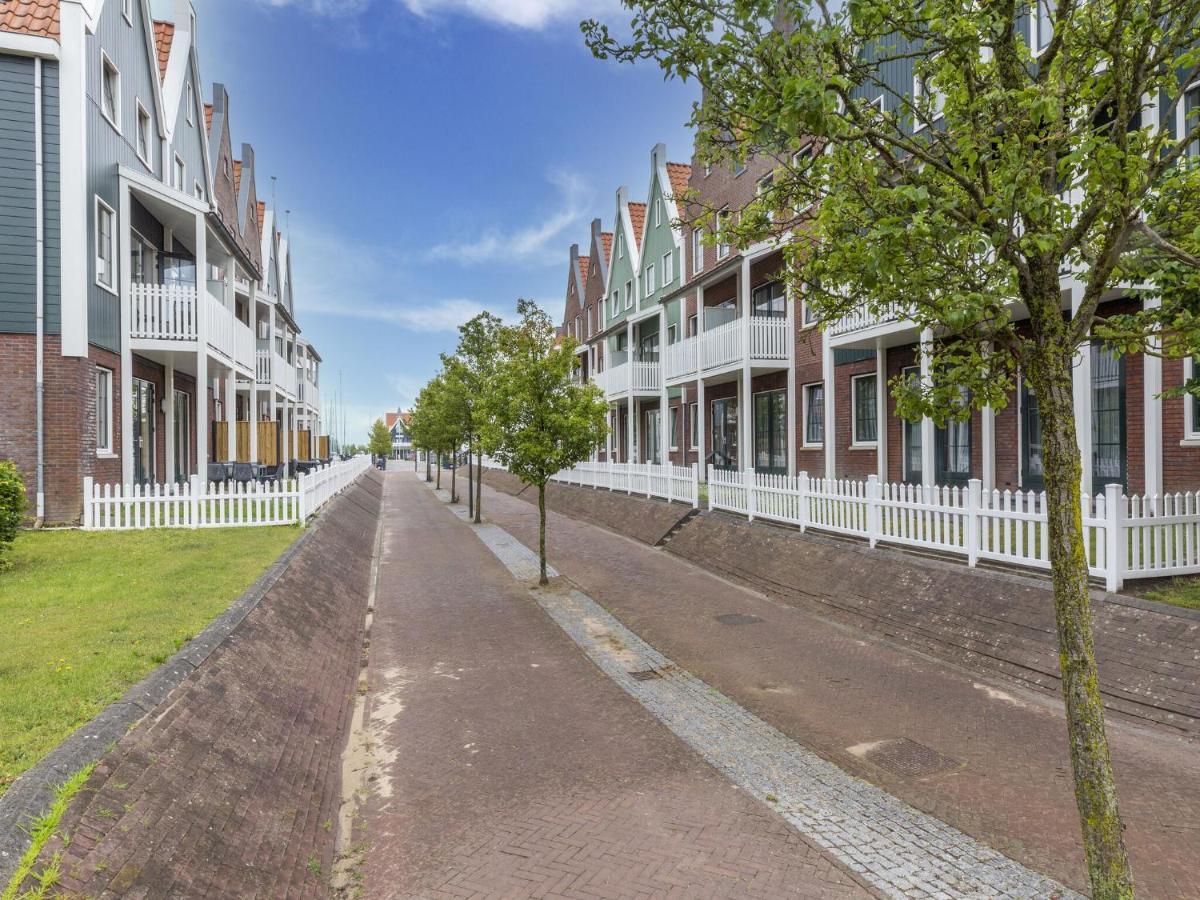Luxury Houseboat In Volendam Marina Hotel Exterior photo
